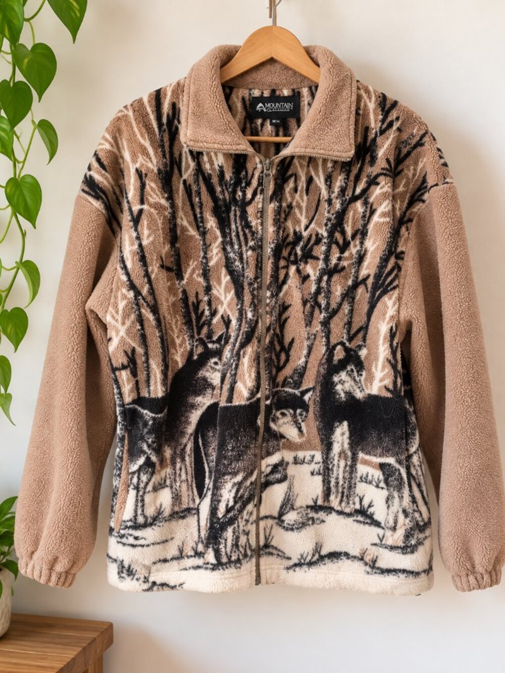 Vintage Mountain Classics Wolf Woodland Fleece